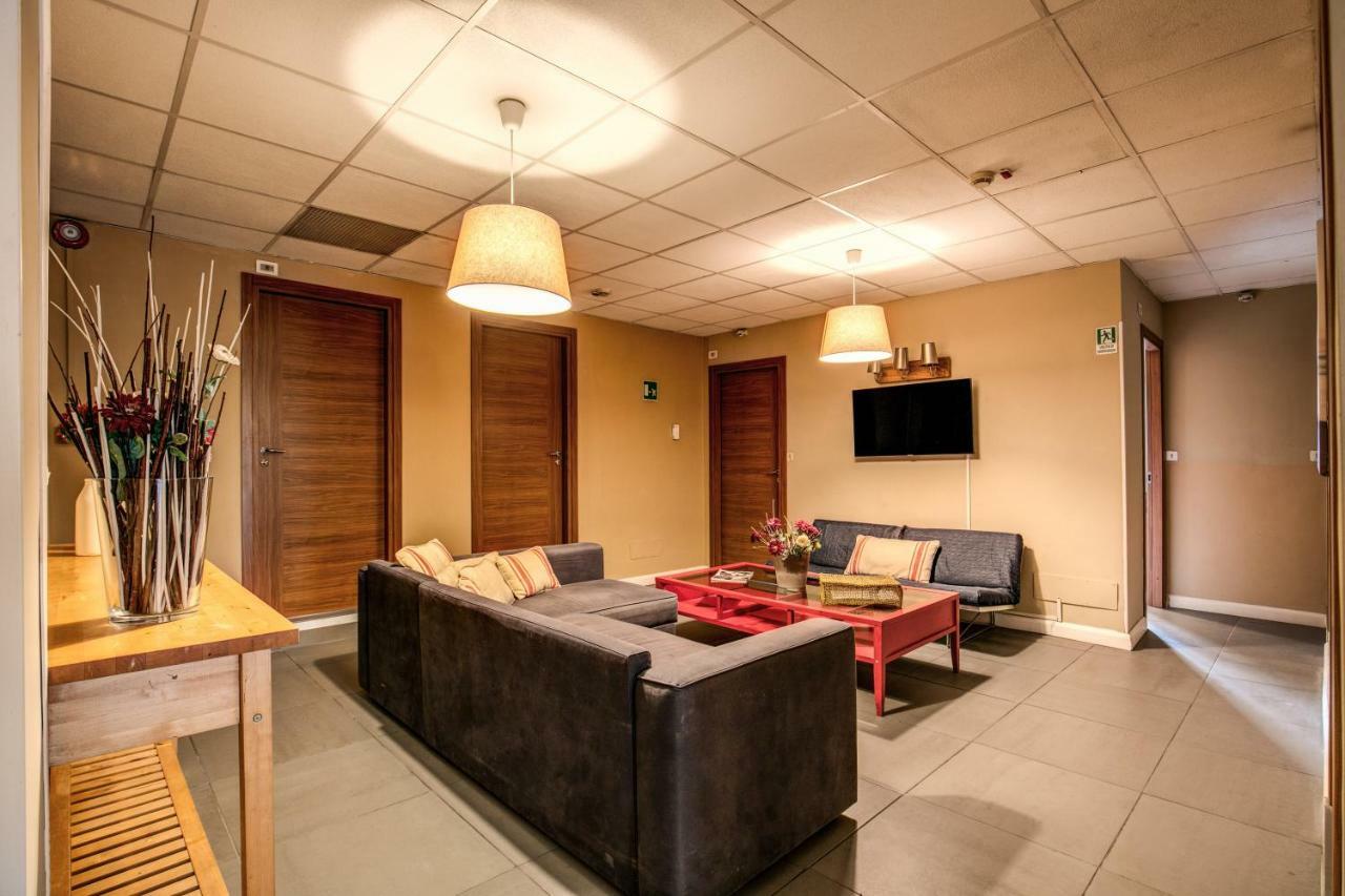 Tuscolano 6 Bedroom 6 Bathroom * Rome